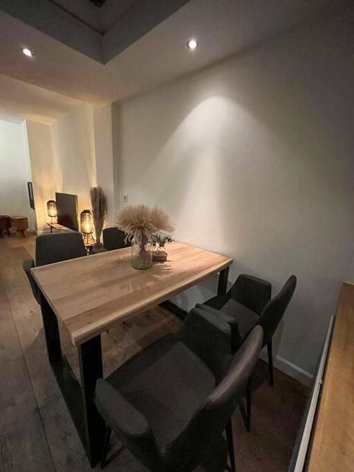 Knus Appartement Tilburg Bagian luar foto