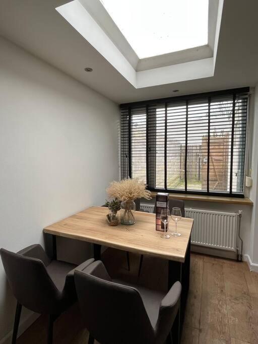 Knus Appartement Tilburg Bagian luar foto