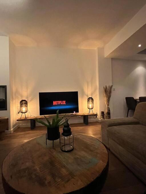 Knus Appartement Tilburg Bagian luar foto